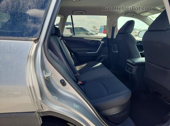 2T3MWRFV7KW027587 2019 TOYOTA RAV4 Silver 