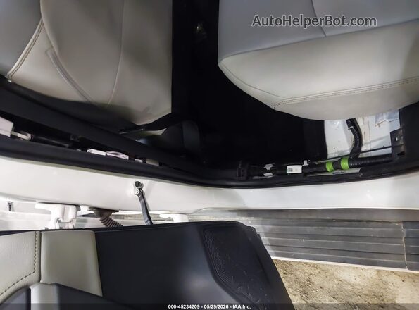 2T3N1RFV1KC037293 2019 TOYOTA RAV4 White 