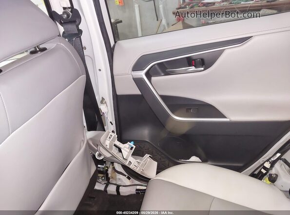 2T3N1RFV1KC037293 2019 TOYOTA RAV4 White 