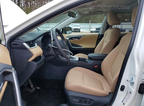 2T3P1RFV0SC548552 2025 TOYOTA RAV4 White Front interior view