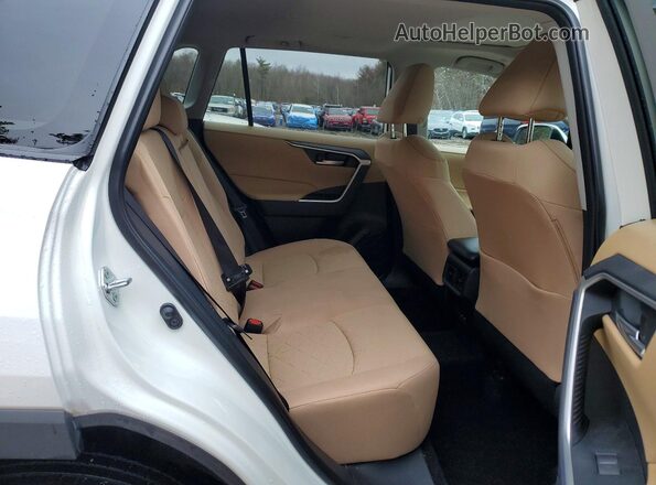 2T3P1RFV0SC548552 2025 TOYOTA RAV4 White Rear interior view