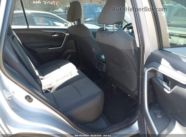 2T3P1RFV2MW153337 2021 TOYOTA RAV4 Silver VIN კოდის სტიკერის ხედი