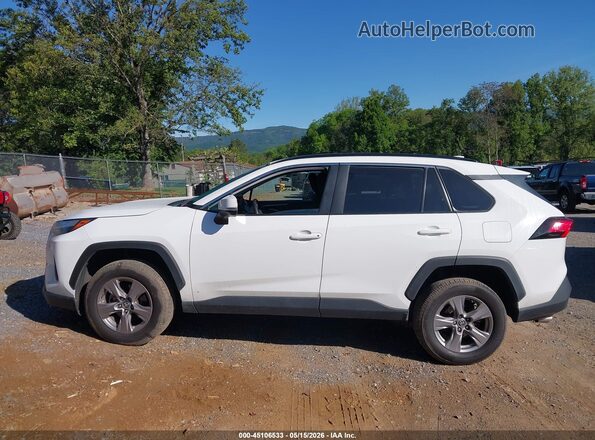 2T3P1RFV2NW328154 2022 TOYOTA RAV4 White 