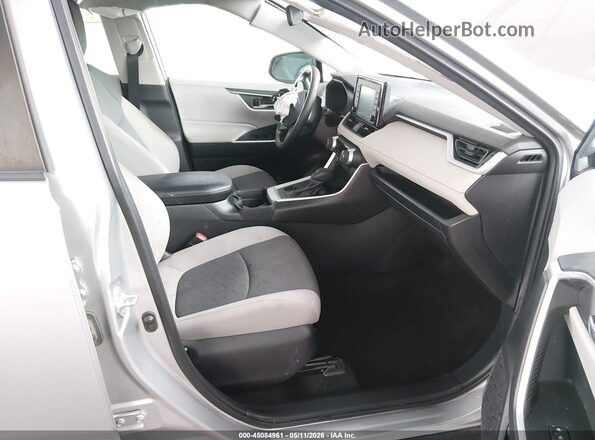 2T3P1RFV3KW072439 2019 TOYOTA LE Серебряный Вид салона спереди