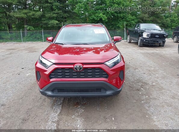 2T3P1RFV4RW441058 2024 TOYOTA RAV4 Red Widok wnętrza z tyłu