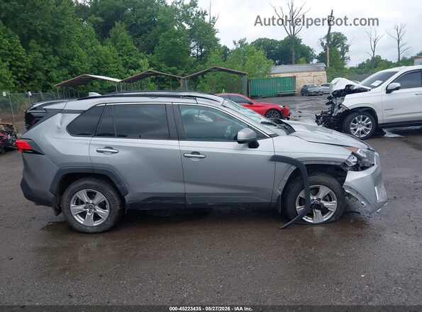 2T3P1RFV5LC096390 2020 TOYOTA RAV4 Silver Widok wnętrza z tyłu