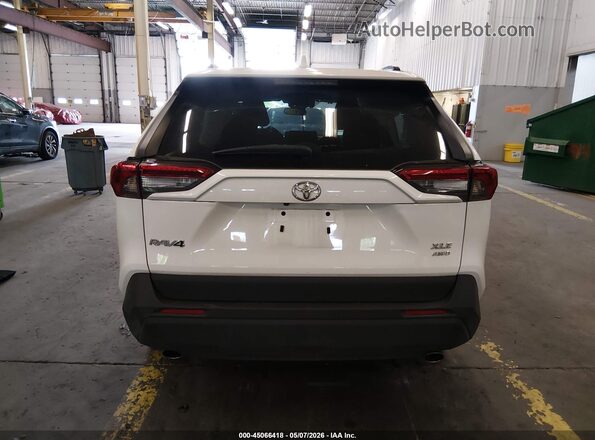 2T3P1RFV5NC293787 2022 TOYOTA LE White 