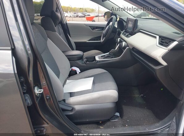 2T3P1RFV7MC256318 2021 TOYOTA LE Gray Vista interior delantera