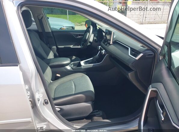 2T3P1RFV8SW566991 2025 TOYOTA LE Silver Вид салону спереду
