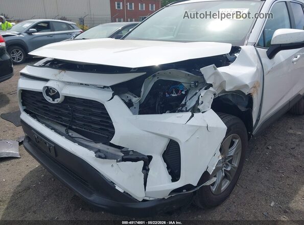 2T3P1RFV8SW612674 2025 TOYOTA RAV4 White Front view
