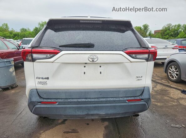 2T3P1RFV9KW058318 2019 TOYOTA RAV4 White 