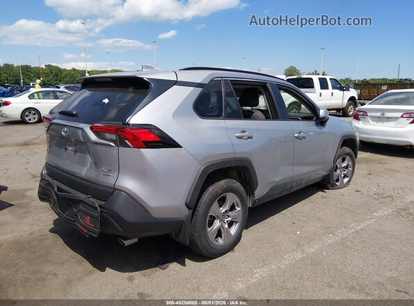 2T3P1RFVXNC297902 2022 TOYOTA RAV4 Silver Trasero derecho