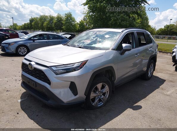 2T3P1RFVXNC297902 2022 TOYOTA RAV4 Silver Vista tres cuartos delantera izquierda