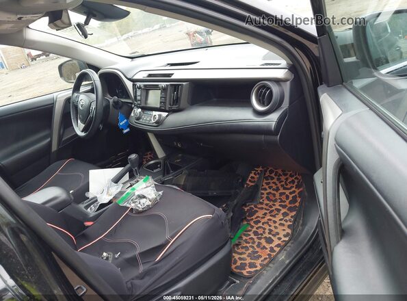 2T3RFREV0HW680780 2017 TOYOTA LE Черный Задняя левая четверть
