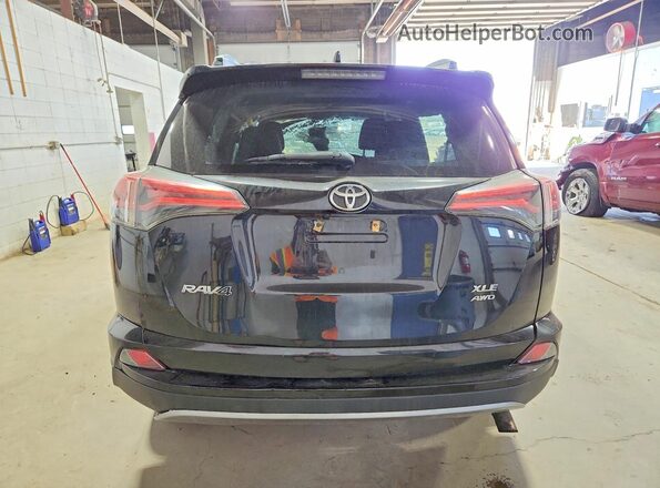 2T3RFREV2JW711484 2018 TOYOTA RAV4 Черный 