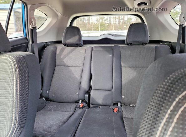 2T3RFREV5GW486552 2016 TOYOTA RAV4 Blue Rear seats view