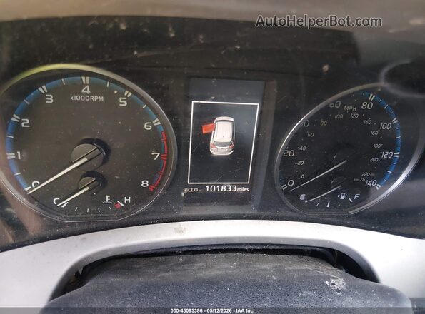 2T3RFREV5JW698469 2018 TOYOTA LE Silver 