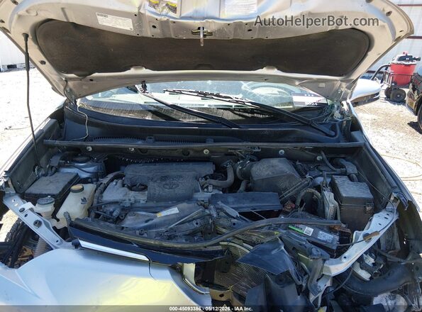 2T3RFREV5JW698469 2018 TOYOTA LE Silver 