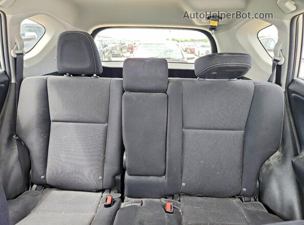 2T3RFREV6HW683957 2017 TOYOTA LE Silver Widok tylnych siedzeń