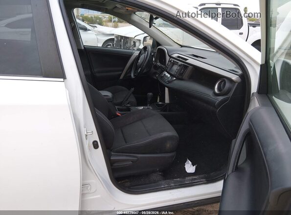 2T3RFREV7JW804310 2018 TOYOTA RAV4 White წინა სალონის ხედი