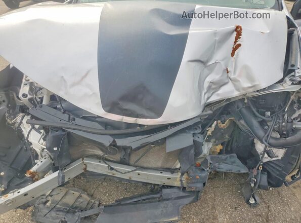2T3RFREV7JW823973 2018 TOYOTA RAV4 Silver Widok komory silnika