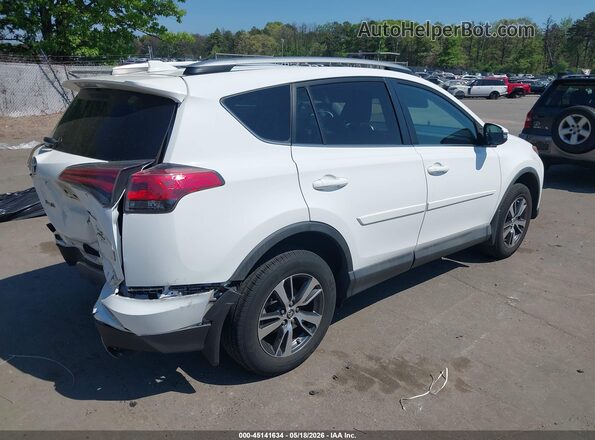 2T3RFREV8HW677853 2017 TOYOTA RAV4 White Задня права чверть