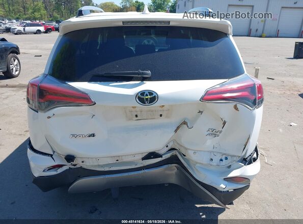 2T3RFREV8HW677853 2017 TOYOTA RAV4 White 