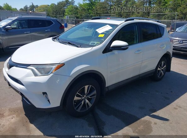2T3RFREV8HW677853 2017 TOYOTA RAV4 White Передня ліва чверть