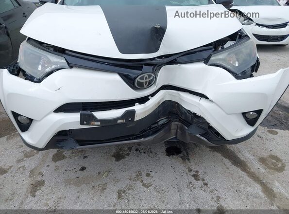 2T3RFREV9JW827801 2018 TOYOTA RAV4 White Դիմացի տեսք