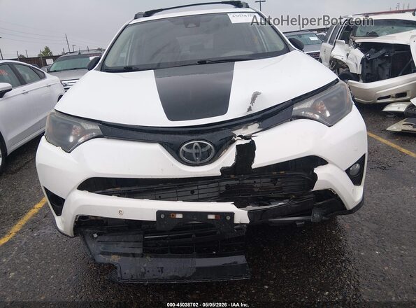2T3RFREVXJW770010 2018 TOYOTA RAV4 White Front view