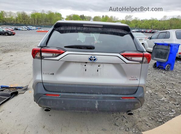 2T3RWRFV2RW196867 2024 TOYOTA RAV4 Silver Vista trasera