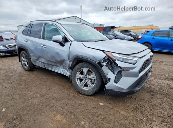 2T3RWRFV4RW242683 2024 TOYOTA RAV4 Silver Przód prawy