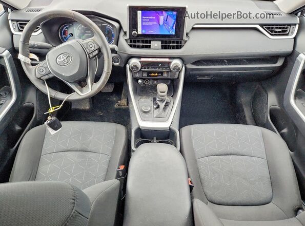 2T3RWRFV4RW242683 2024 TOYOTA RAV4 Silver Widok deski rozdzielczej