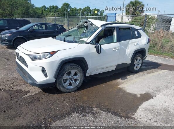 2T3W1RFV1MC094679 2021 TOYOTA LE Белый Передняя левая четверть