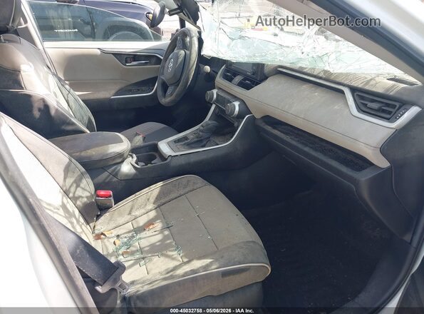 2T3W1RFV1MC094679 2021 TOYOTA LE Белый Вид салона спереди