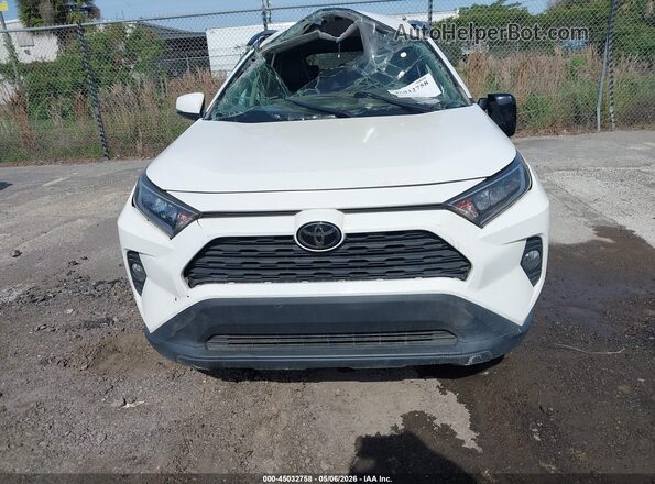 2T3W1RFV1MC094679 2021 TOYOTA LE Белый Вид щитка приборов