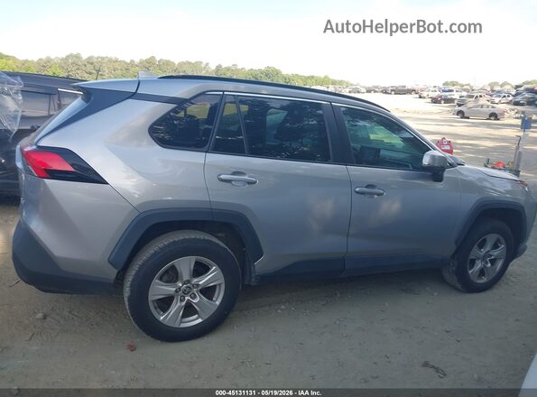 2T3W1RFV1MC163838 2021 TOYOTA RAV4 Silver Вид задньої частини салону