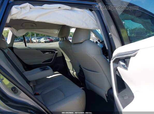 2T3W1RFV1MC164021 2021 TOYOTA LE Gray Vista de la etiqueta del VIN
