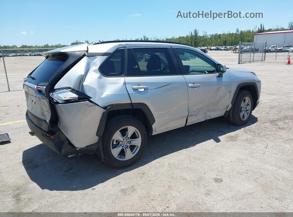 2T3W1RFV1SC345598 2025 TOYOTA LE Серебряный Задняя правая четверть