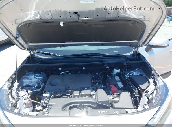 2T3W1RFV1SC345598 2025 TOYOTA LE Серебряный Вид сзади