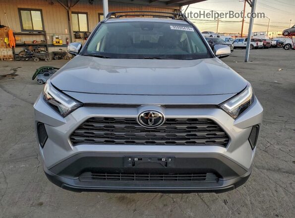 2T3W1RFV1SW435820 2025 TOYOTA RAV4 Silver Widok z przodu