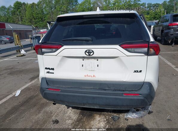 2T3W1RFV2PC243377 2023 TOYOTA LE White 