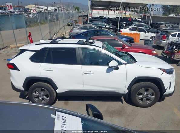 2T3W1RFV3SC364072 2025 TOYOTA RAV4 White Вид задньої частини салону