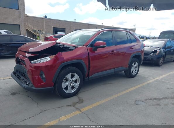 2T3W1RFV4MW134820 2021 TOYOTA LE Red Vista tres cuartos delantera izquierda