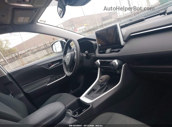 2T3W1RFV4PC241047 2023 TOYOTA LE Белый Вид салона спереди