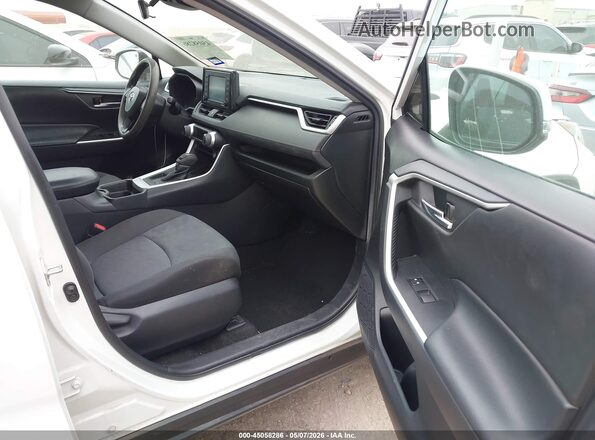 2T3W1RFV7MC098722 2021 TOYOTA LE Белый Вид салона спереди