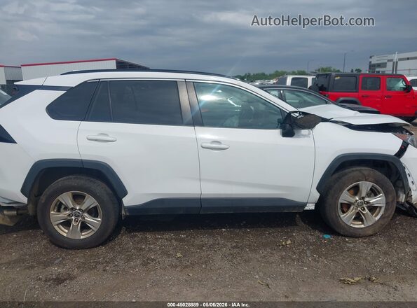 2T3W1RFV7MC124364 2021 TOYOTA LE White Вид задньої частини салону