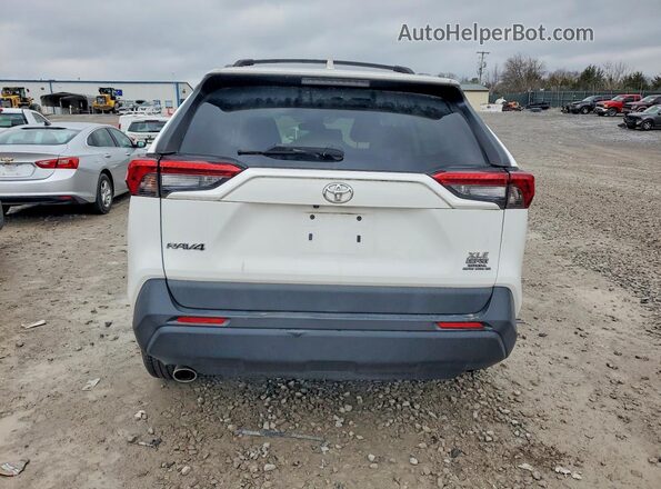 2T3W1RFV8KW057558 2019 TOYOTA RAV4 White Rear view