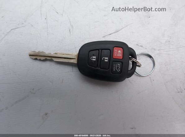 2T3WFREV6GW286900 2016 TOYOTA RAV4 Red Առջևի վահանակի տեսք
