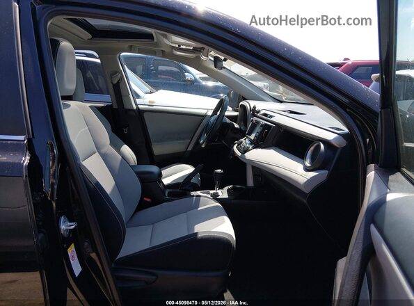 2T3WFREV7JW441297 2018 TOYOTA LE Черный Вид салона спереди